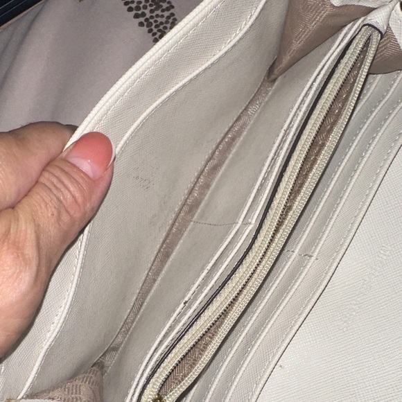 Michael Kors Gold and Cream Wallet - Picture 5 of 6